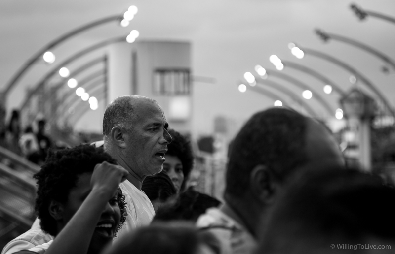 Crowd | ISO 250; 168mm equiv.; f/4; 1/200s