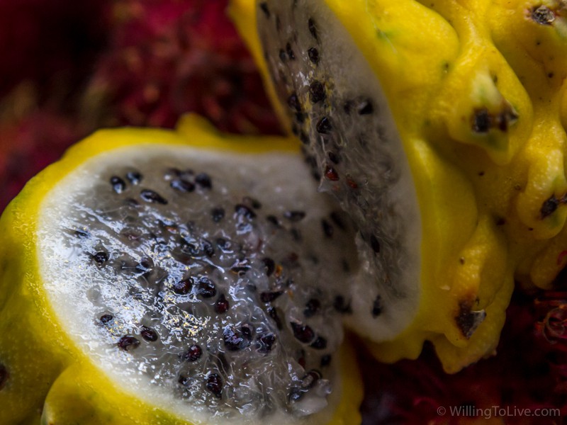 Typical market photo of a fruit, so you don't get disappointed :P | ISO 800; 168mm equiv.; f/5,6; 1/125s