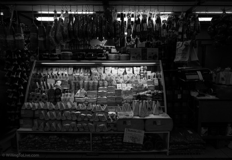 Light and cheese. Many stores offer small portions of their products for you to try for free | ISO 125; 22mm equiv.; f/5,6; 1/30s