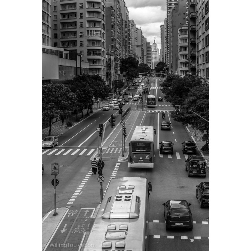 Rumo a um dos prédios mais conhecidos da cidade | 56mm equiv.; f8; 1/400; ISO 100