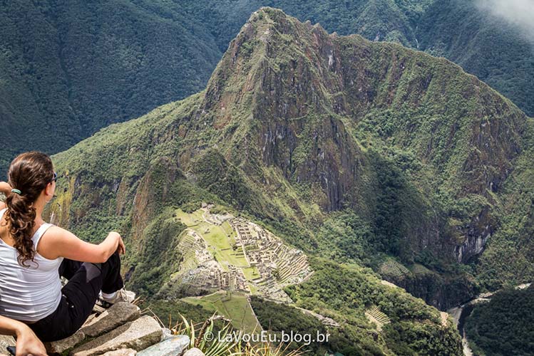 ... e, claro, uma super vista de Machu Picchu do topo da Montanha Machu Picchu, assim como de todo o arredor, tanto do lado da cidadela quanto do lado oposto. Mas lá em cima não tem ruinas incas. ... e, claro, uma super vista de Machu Picchu do topo da Montanha Machu Picchu, assim como de todo o arredor, tanto do lado da cidadela quanto do lado oposto. Mas lá em cima não tem ruinas incas.