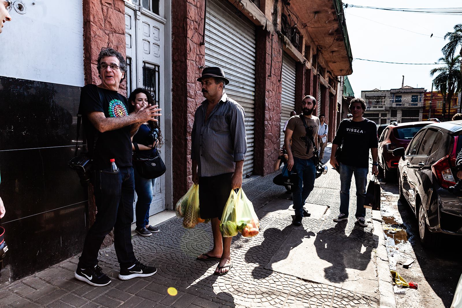 Photography by <a href="http://www.instagram.com/claudiamelofotografia" title="Claudia Melo" target="_blank">Claudia Melo</a>. This was exactly what I saw after turning to the other side of the street. You can even see a little bit of my face at the upper left corner of the image.