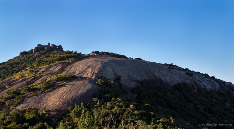 Vista da Pedra Grande do ponto de vista da nossa outra trilha | ISO 100; 51mm equiv.; f/8; 1/160s